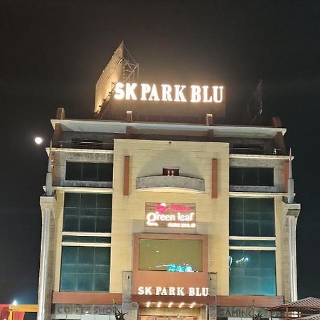 Sk Park Blu Hotel Сонипат Екстериор снимка