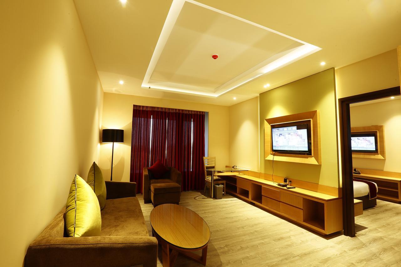 Sk Park Blu Hotel Сонипат Екстериор снимка