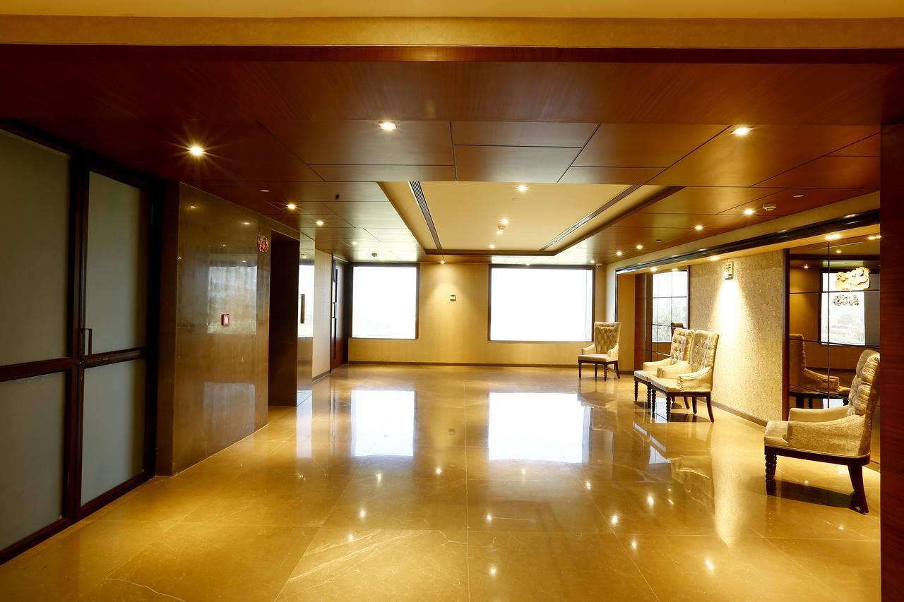 Sk Park Blu Hotel Сонипат Екстериор снимка