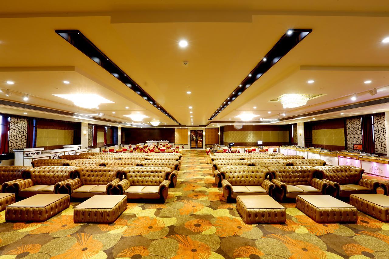 Sk Park Blu Hotel Сонипат Екстериор снимка