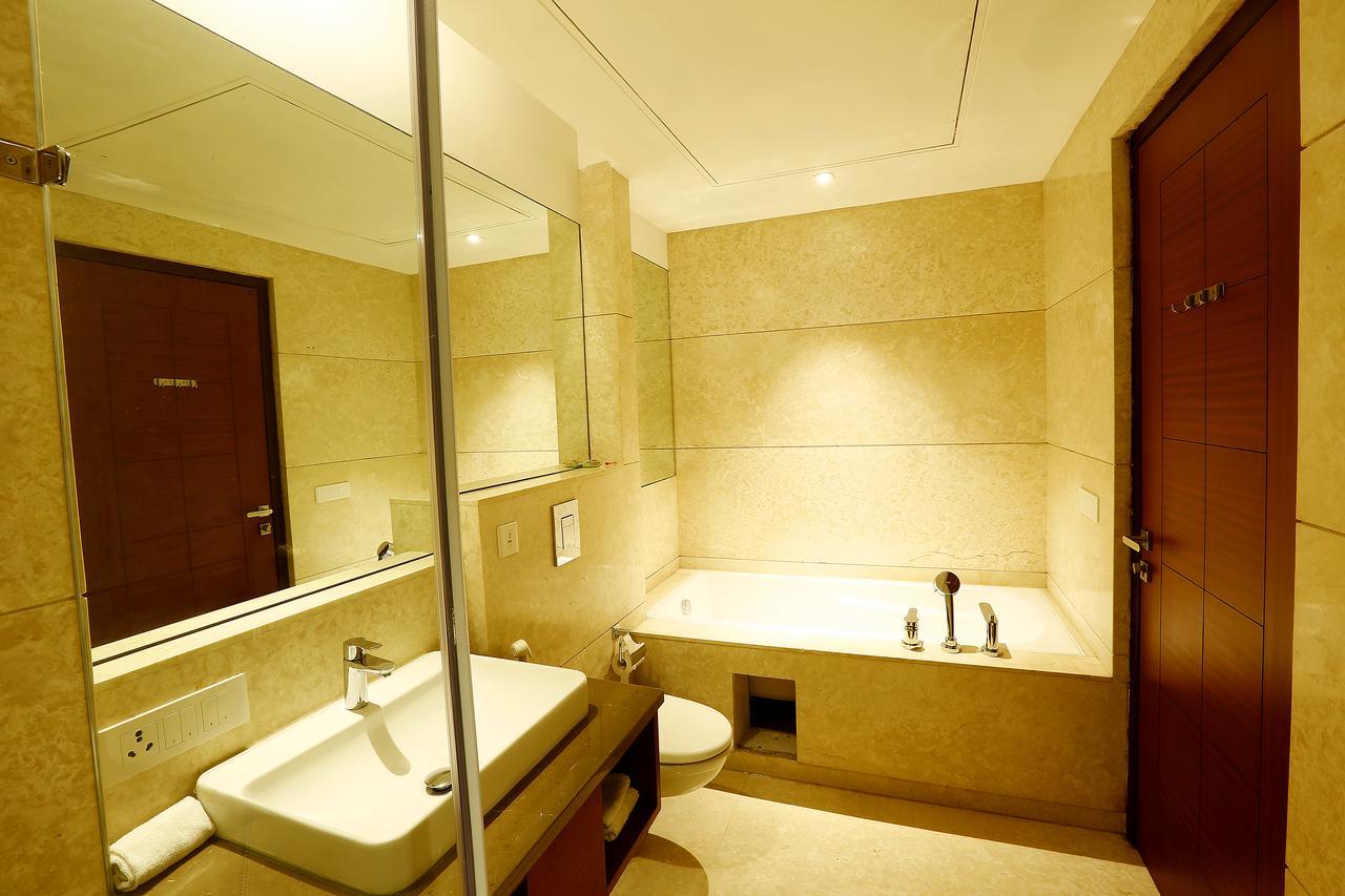 Sk Park Blu Hotel Сонипат Екстериор снимка