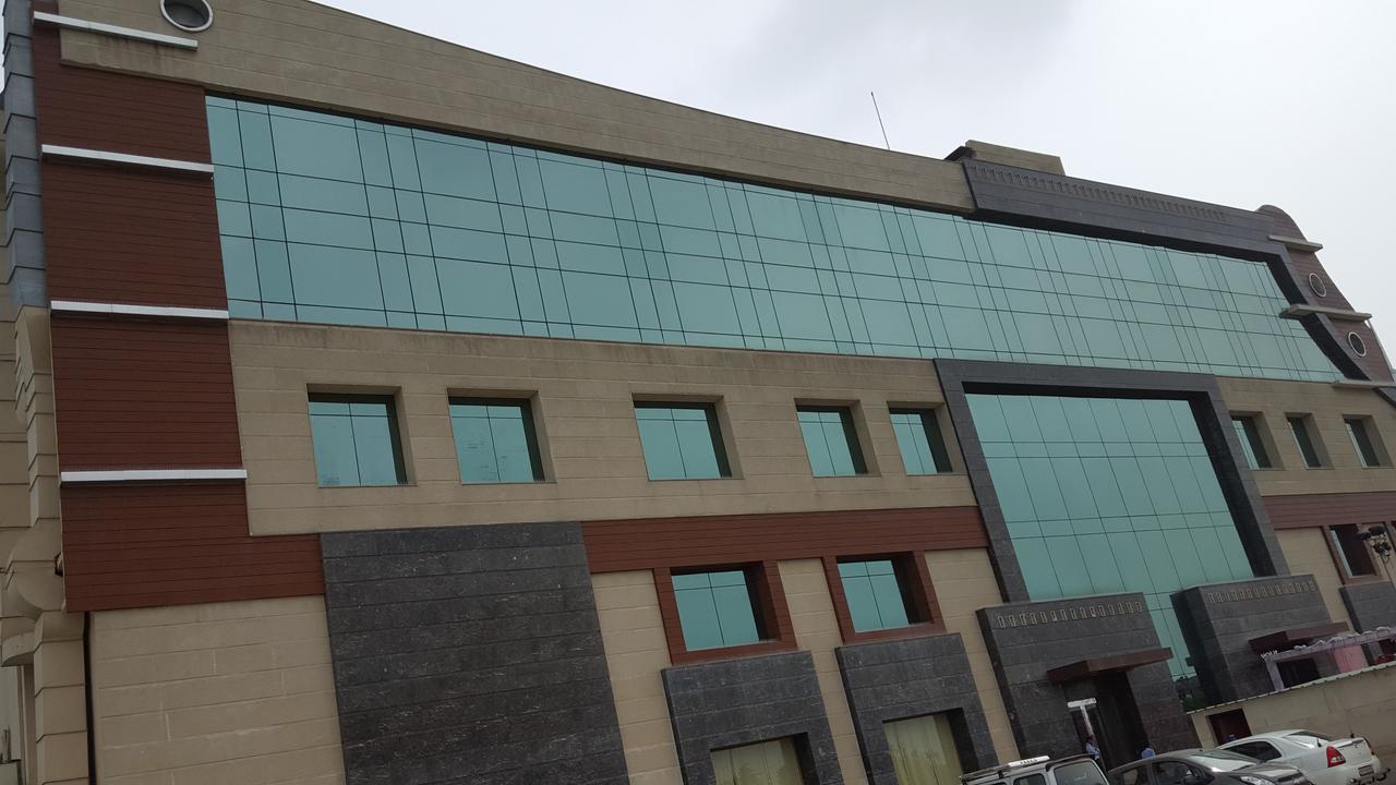 Sk Park Blu Hotel Сонипат Екстериор снимка